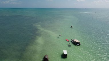 Florida Keys 'teki İslami Kum Bar' ın Şubat ayında DJI insansız hava aracı ile çekilmiş fotoğrafı.