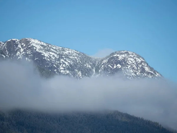 Una Montaña Nube Isla Vancouver —  Fotos de Stock