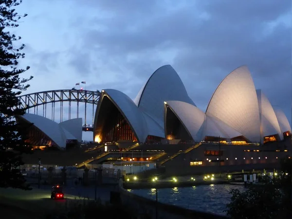 Sydney Opera House Vanaf Zijkant Hoek Bij Schemering Met Harbour — Stockfoto