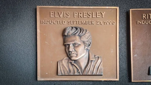 Bronze Plaque Honoring Rock Roll Icon Elvis Presley Guitar Center — Stock Photo, Image