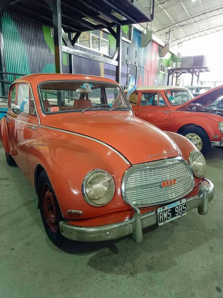 Ancien Salon Orange Auto Union Dkw 1000 Quatre Portes 1960 — Photo