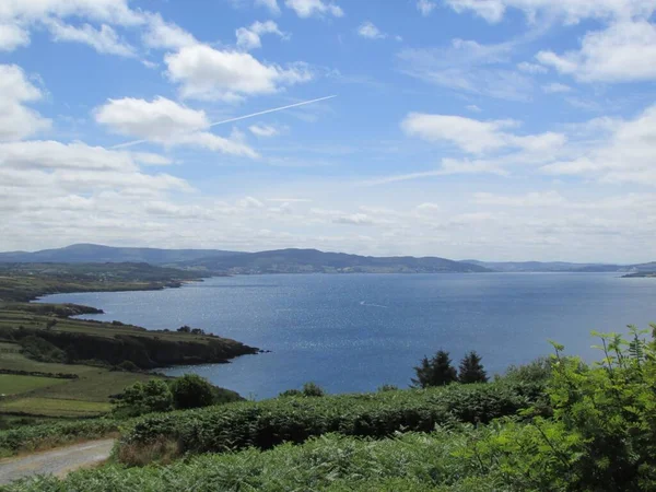 Dunree Kalesi 'nden görülen Lough Swilly manzarası. Dunree, Kuzey Donegal İrlanda 'da Inshowen olarak bilinen bölgede yer almaktadır..