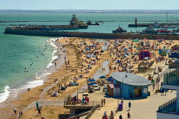 Der Ramsgate Main Sands Einem Der Heißesten Wochenenden Mit Menschenmassen — Stockfoto