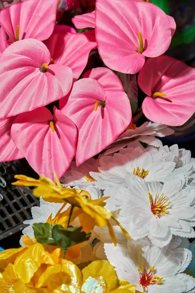 Flores Artificiales Para Conmemorar Día Los Muertos —  Fotos de Stock