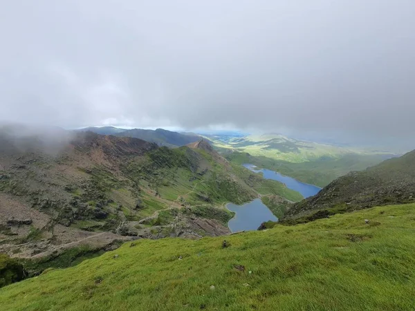 Una Vista Del Paisaje Cordillera Snowdon Mountain Gales Bajo Cielo — Foto de Stock