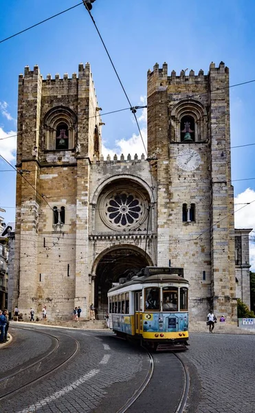 Electrical Tram Running Cathedral City Lisbon Portugal — Stock Photo, Image