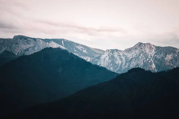 山脈の層状の地平線 — ストック写真
