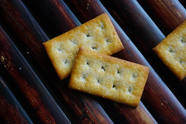 Close Stack Delicious Crackers Wooden Cutting Board — Foto de Stock