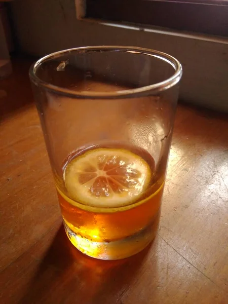 Chá Limão Quente Pela Manhã — Fotografia de Stock