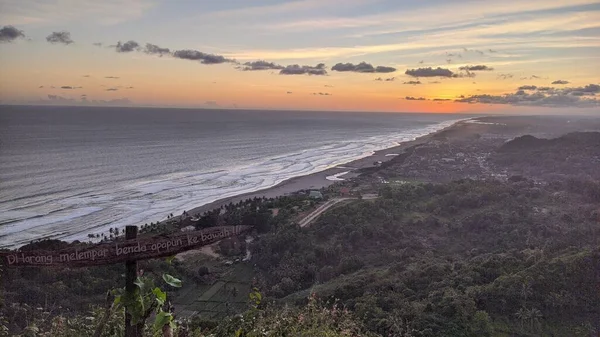 Kumsaldan güzel bir gün batımı.