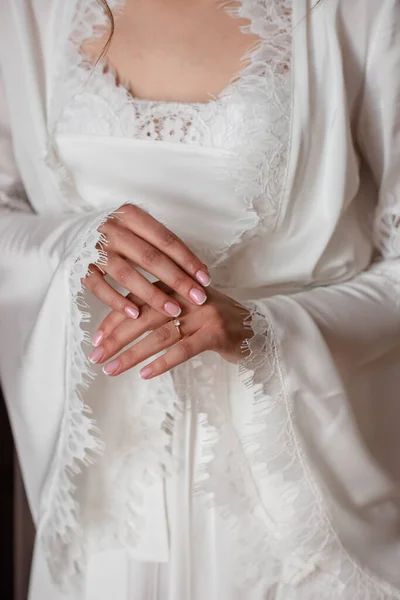 Die Hände Der Braut — Stockfoto
