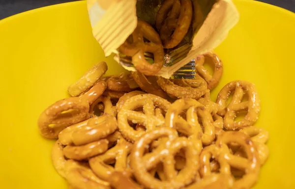 Serving Pretzels Package Directly Yellow Bowl — Stock Photo, Image