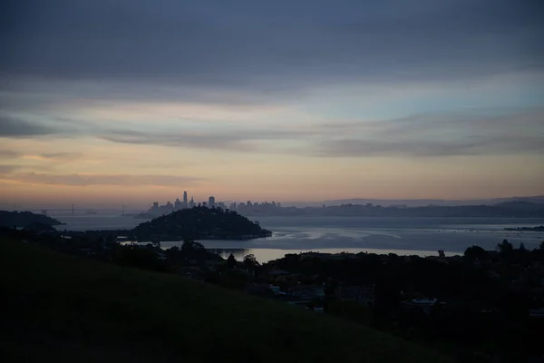 San Francisco Skyline Early Morning Silhoette — Fotografia de Stock