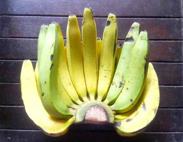 Стиглі Свіжо Підібрані Банани — стокове фото