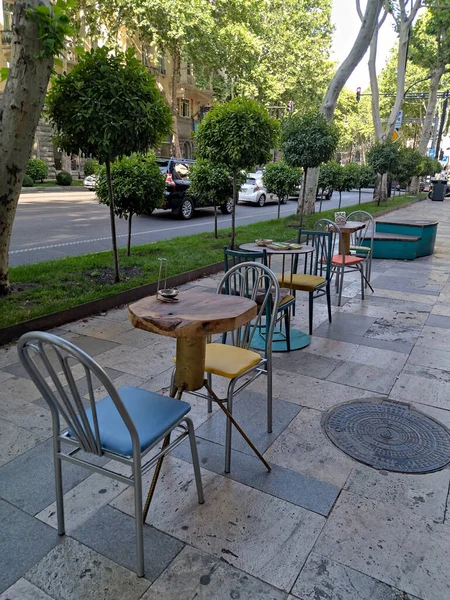 Tiflis 'teki yaratıcı insanlar için orijinal kafe