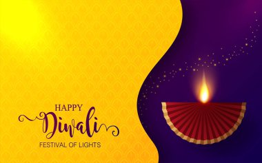 Diwali, Deepavali ya da Dipavali Hint Işık Festivali podyumunda altın diya, desenli ve kağıt üzerinde kristaller.