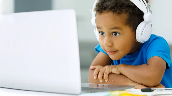 Little African American Boy Homeschooled Studying Headphones Virtual Internet Class — Stock Photo, Image