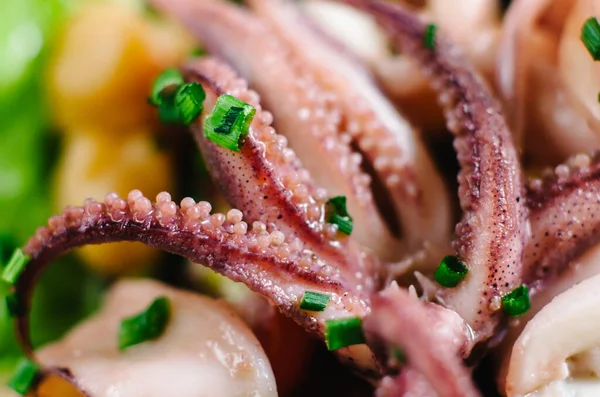 Baby Octopus Plaat Met Citroen Rozemarijn Selectieve Aandacht — Stockfoto