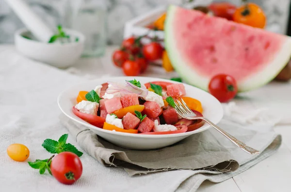 Verse Salade Met Watermeloen Tomaten Feta Kaas Munt — Stockfoto