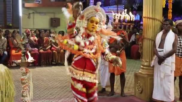 Удупи Индия Марта 2020 Года Художник Исполняющий Танец Уникальном Костюме — стоковое видео