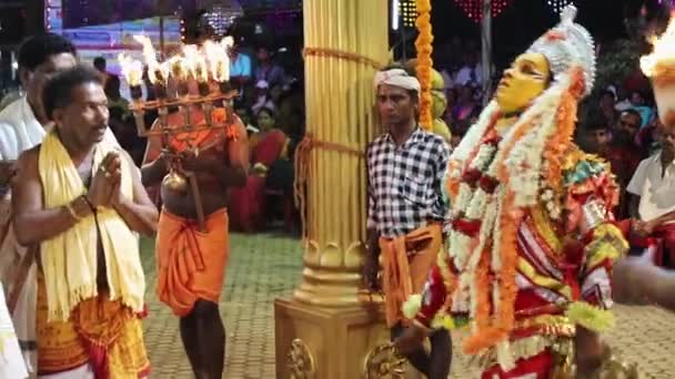 Udupi Inde Mars 2020 Artiste Dansant Avec Costume Unique Intérieur — Video