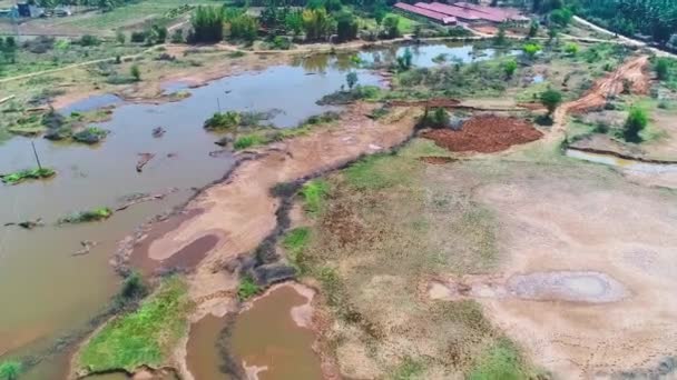 Hindistan Yağmurlu Bir Günde Köyün Dışındaki Atıklara Depolanmış Yağmur Suyunun — Stok video