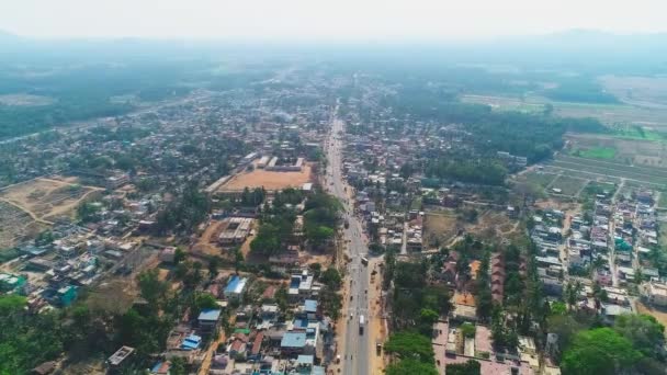 Vista Panorâmica Estrada Circular Entre Pequena Cidade Durante Verão Índia — Vídeo de Stock