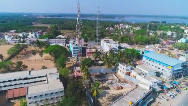 Hindistan Küçük Bir Kasabasındaki Yerleşim Yerlerindeki Mobil Kulelerin Hava Görüntüsü — Stok video