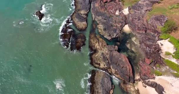 Una Vista Aérea Única Una Formación Columnar Basáltica Rocosa Con — Vídeo de stock