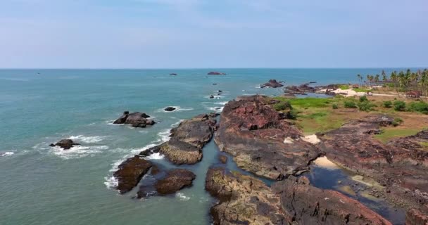 Une Vue Aérienne Unique Une Formation Basaltique Rocheuse Colonnaire Avec — Video