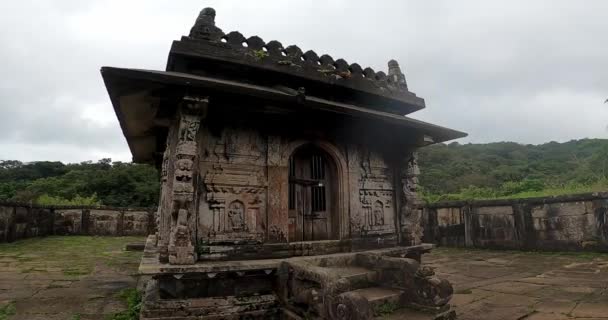 Una Vista Panorámica Del Pequeño Templo Antiguo Construido Sobre Fuerte — Vídeos de Stock