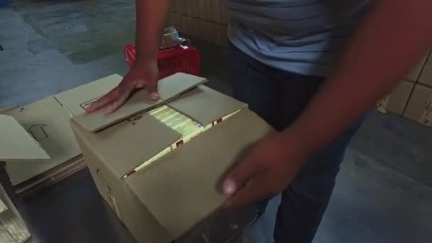 Bangalore India April 2016 Men Hands Packing Sealing Carton Box — Stock Video