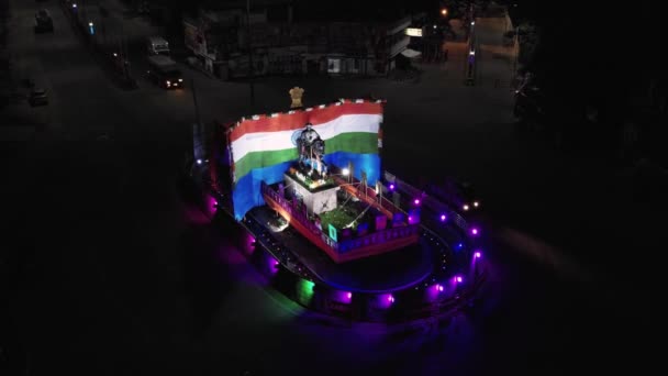 Vue Aérienne Statue Combattant Liberté Madakari Nayaka Cheval Cercle Ville — Video