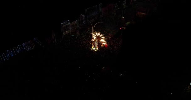Vista Aérea Gran Multitud Fuegos Artificiales Durante Inmersión Ganesha Noche — Vídeo de stock