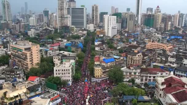 Mumbai Indien September 2022 Flygfoto Över Stora Folkmassor Samlades Nedsänkningen — Stockvideo