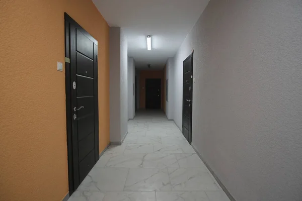 Warm Orange White Walls Corridor Apartment Building — Foto Stock