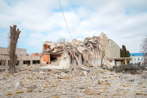 Una Scuola Nella Città Ucraina Zhytomyr Stata Distrutta Dopo Che — Foto Stock