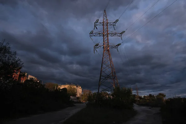 Electricity Transmission Pylon Closeup Dark Blue Cloudy Sky Storm — Stock Photo, Image