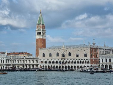 Venedik, İtalya dolaylarında Eylül 2017: Venedik gölündeki Büyük Kanal