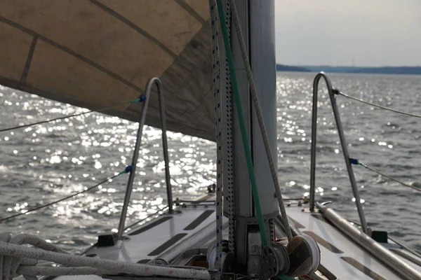 Dinyeper nehrinde bir yatın parçası, Ukrayna