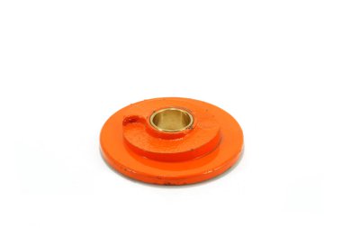 Saman balyası yedek parça debriyaj ve çalı portakal, perspektif ön görünüm beyaz arka plan izole