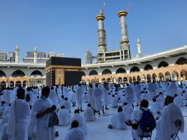 Mescid-i Haram, Mekke, Mescid-i Haram ve Mekke 'nin güzel manzarası, Mekke' nin Mekke bölgesinde, Mekke 'nin Kabe şehrini çevreleyen bir camidir..