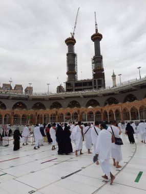 Mescid-i Haram, Mekke, Mescid-i Haram ve Mekke 'nin güzel manzarası, Mekke' nin Mekke bölgesinde, Mekke 'nin Kabe şehrini çevreleyen bir camidir..