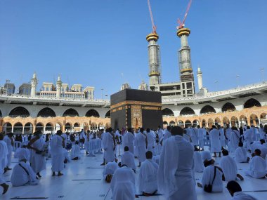 Mescid-i Haram, Mekke, Mescid-i Haram ve Mekke 'nin güzel manzarası, Mekke' nin Mekke bölgesinde, Mekke 'nin Kabe şehrini çevreleyen bir camidir..