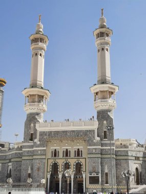 Mescid-i Haram, Mekke, Mescid-i Haram ve Mekke 'nin güzel manzarası, Mekke' nin Mekke bölgesinde, Mekke 'nin Kabe şehrini çevreleyen bir camidir..