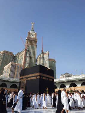 Mescid-i Haram, Mekke, Mescid-i Haram ve Mekke 'nin güzel manzarası, Mekke' nin Mekke bölgesinde, Mekke 'nin Kabe şehrini çevreleyen bir camidir..