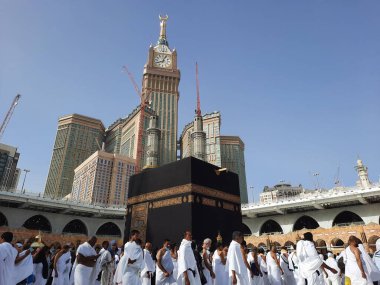 Mescid-i Haram, Mekke, Mescid-i Haram ve Mekke 'nin güzel manzarası, Mekke' nin Mekke bölgesinde, Mekke 'nin Kabe şehrini çevreleyen bir camidir..