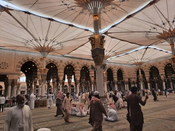 預言者モスクの美しい眺め Masjid Nabawi メディナ 預言者のモスク 預言者のモスク Masjid Nabawi サウジアラビアのアル メディナ県メディナ市にあるイスラム教の預言者ムハンマド — ストック写真