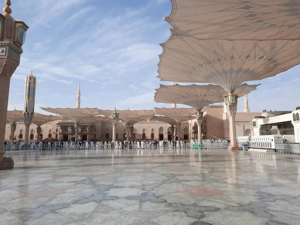 預言者モスクの美しい眺め Masjid Nabawi メディナ 預言者のモスク 預言者のモスク Masjid Nabawi サウジアラビアのアル メディナ県メディナ市にあるイスラム教の預言者ムハンマド — ストック写真