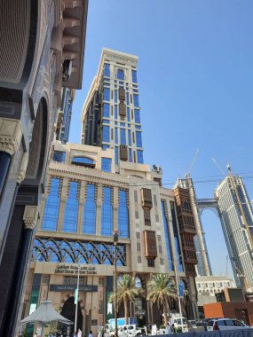 Suudi Arabistan 'daki Mekke' nin güzel iç manzarası. Suudi Arabistan 'ın Mekke şehri dünyanın her yerinden gelen yüksek binaları ve ziyaretçileriyle ünlüdür..